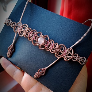 Choker delicat micromacrame cu cuart roz - Artynos.ro
