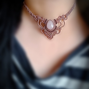 Colier choker delicat cuart roz  - Artynos.ro