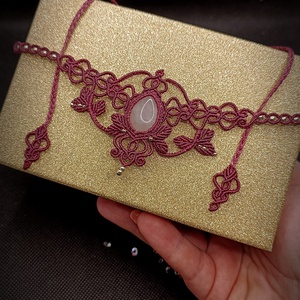 Colier macrame magenta cu cuart roz - bijuterii - coliere - coliere din pietre semiprețioase - Artynos.ro