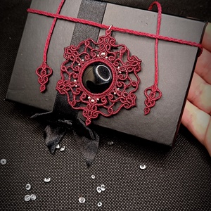 Talisman Pandantiv Burgundy Cu Onix - bijuterii - coliere - coliere cu pandative - Artynos.ro