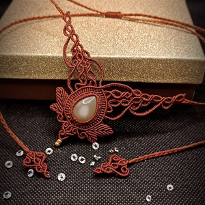 Colier frunze Micromacrame cu Agata  - bijuterii - coliere - chockere - Artynos.ro