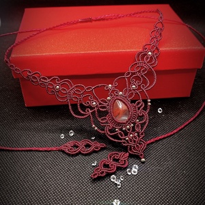 Colier roșu victorian micromacrame Cuart   - bijuterii - coliere - coliere din pietre semiprețioase - Artynos.ro