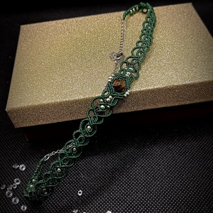 Colier choker delicat verde micromacrame  - bijuterii - coliere - chockere - Artynos.ro