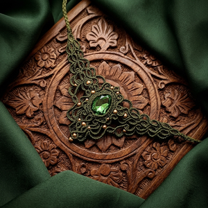Colier Micromacrame Medieval Verde Cu Swarovski  - bijuterii - coliere - chockere - Artynos.ro