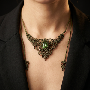 Colier Micromacrame Medieval Verde Cu Swarovski  - bijuterii - coliere - chockere - Artynos.ro