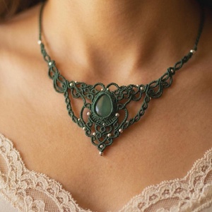 Colier elegant verde micromacrame cu Aventurin - bijuterii - coliere - chockere - Artynos.ro