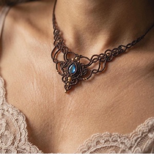 Colier elegant maro cu cristal Swarovski  - Artynos.ro