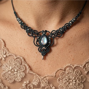 Colier Emerald Elegant Micromacrame Cu Cristal Swarovski  - bijuterii - coliere - chockere - Artynos.ro