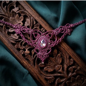 Colier violet elegant micromacrame  - bijuterii - coliere - chockere - Artynos.ro