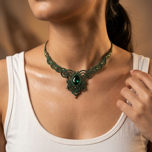 Colier Verde  Elegant Micromacrame Cu Cristal Swarovski  - bijuterii - coliere - chockere - Artynos.ro
