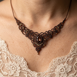 Colier Maro Elegant Micromacrame Cu Cristal Swarovski  - Artynos.ro