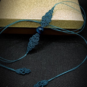 Colier Minimalist Talisman Micromacrame cu Ochi de tigru Albastru - bijuterii - coliere - coliere din pietre semiprețioase - Artynos.ro