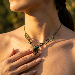 Choker Delicat Verde Olive Micromacrame Cu Ochi de Tigru  - Artynos.ro