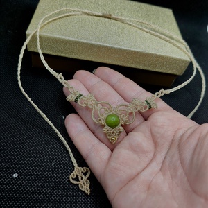 Choker Minimalist Frunze Micromacrame Cu Peridot  - bijuterii - coliere - chockere - Artynos.ro
