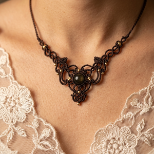 Colier Frunze Micromacrame Cu Obsidian Auriu  - Artynos.ro