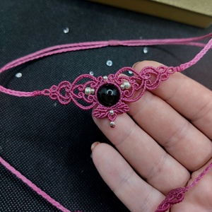 Colier macrame choker roz cu obsidian   - bijuterii - coliere - chockere - Artynos.ro