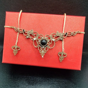 Colier Frunze Micromacrame Cu Obsidian Negru - bijuterii - coliere - chockere - Artynos.ro