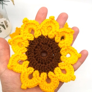 Coaster crosetat, floarea soarelui - casă & stil de viață - accesorii pentru decorat casa - suport de flori - suport flori - Artynos.ro