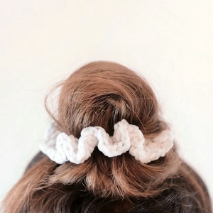 Scrunchie crosetat manual - îmbrăcăminte și modă - accesorii păr - elastic de păr - Artynos.ro
