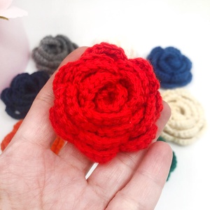 Trandafiri crosetati - accessorii și unelte - obiecte de decorare - textil de decorare - Artynos.ro