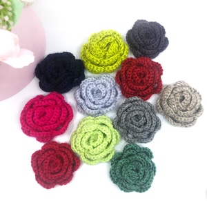 Trandafiri crosetati - accessorii și unelte - obiecte de decorare - textil de decorare - Artynos.ro