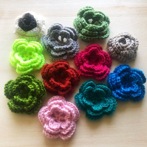 Flori crosetate  - accessorii și unelte - accesorii decorative - alte accesorii - Artynos.ro