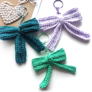 Breloc fundita crosetat manual - geantă și husă - accesorii genți - breloc - Artynos.ro