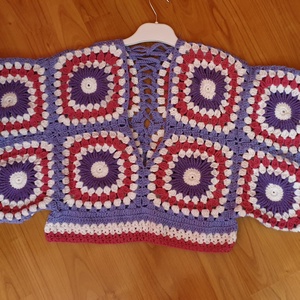 Vestă din patrate granny cu sireturi si decolteu reglabil - îmbrăcăminte și modă - haine damă - vestă femei - Artynos.ro