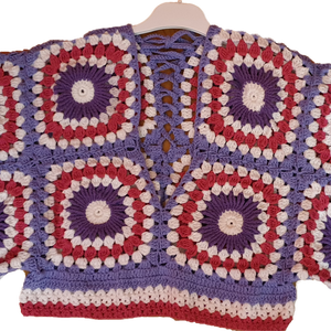 Vestă din patrate granny cu sireturi si decolteu reglabil - îmbrăcăminte și modă - haine damă - vestă femei - Artynos.ro