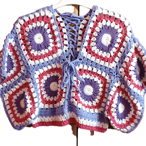 Vestă din patrate granny cu sireturi si decolteu reglabil - îmbrăcăminte și modă - haine damă - vestă femei - Artynos.ro