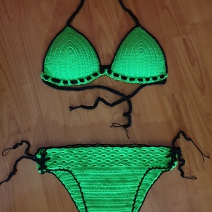 S-Costum de plajă crosetat - îmbrăcăminte și modă - haine damă - costume de baie și lenjerie de corp - Artynos.ro