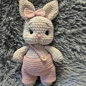 Iepuraș croșetat manual - jucării și echipamente pentru copii - plușuri - iepure de pluș - Artynos.ro