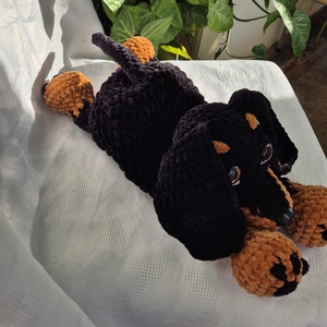 Prieten de Somn  Cățeluș Teckel - jucării și echipamente pentru copii - plușuri - câine de pluș - Artynos.ro