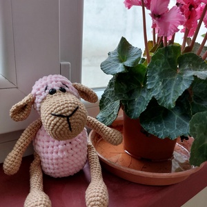 Oiță Norișor din Fir Catifelat � Prietena cea mai pufoasă - jucării și echipamente pentru copii - plușuri - miel de pluș - Artynos.ro