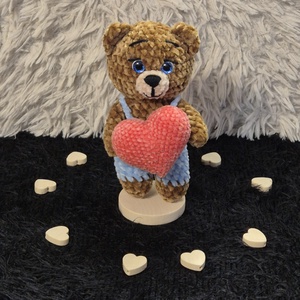 Ursulet cu inimioara - jucării și echipamente pentru copii - plușuri - ursuleț de pluș - Artynos.ro