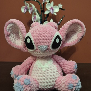 Angel crosetat, Jucarii si echipamente pentru copii, Plusuri, Figurine de plus, Crosetat, Jucarie Crosetata Angel (Stitch's Girlfriend) – Handmade 
Intampina-o pe Angel, personajul adorabil..., ARTYNOS
