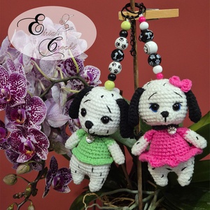 Breloc cățeluș dalmațian croșetat handmade - genți și portofele - accesorii genți - breloc - Artynos.ro