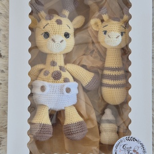 Set cadou bebeluși - Zari, girafa veselă - jucării și echipamente pentru copii - cadouri baby shower - Artynos.ro