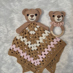 Set Bebe Croșetat � Ursuleț -Păturică de Mângâiere (Lovey) și Zornăitoare  - jucării și echipamente pentru copii - daruri de botez - Artynos.ro