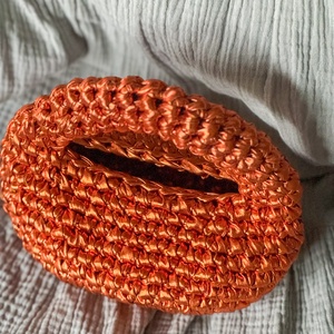 Geanta crosetata The life of a showgirl - genți și portofele - genți de mână și umăr - geantă casual - Artynos.ro