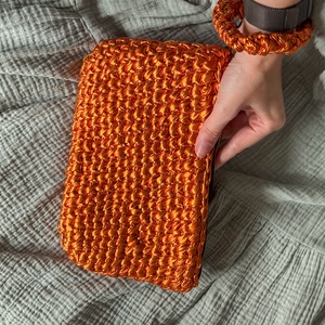 Geanta plic crosetata The life of the showgirl - genți și portofele - genți de mână și umăr - geantă casual - Artynos.ro