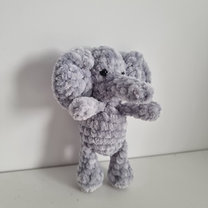 Animale safari crosetata - jucării și echipamente pentru copii - plușuri - elefant de pluș - Artynos.ro
