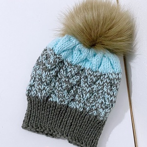 Caciula tricotata - îmbrăcăminte și modă - eșarfe, pălării, fularuri - căciulă - Artynos.ro