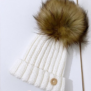 Caciula tricotata crem - îmbrăcăminte și modă - eșarfe, pălării, fularuri - căciulă - Artynos.ro