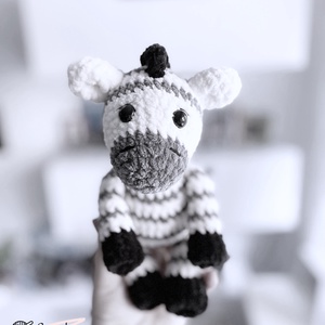 Zebra crosetata - jucării și echipamente pentru copii - plușuri - figurine de pluș - Artynos.ro