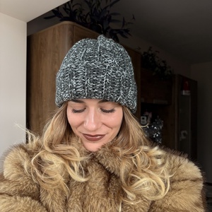 Caciula sclipitoare - îmbrăcăminte și modă - eșarfe, pălării, fularuri - căciulă - Artynos.ro