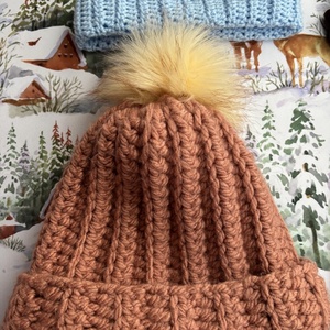 Caciula groasa cu puf - îmbrăcăminte și modă - eșarfe, pălării, fularuri - căciulă - Artynos.ro