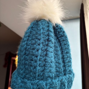 Caciula cu puf - îmbrăcăminte și modă - eșarfe, pălării, fularuri - căciulă - Artynos.ro