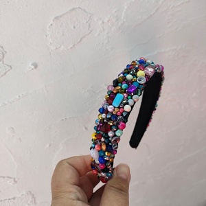 Cordeluță cu mărgele multicolore  - îmbrăcăminte și modă - accesorii păr - accesorii de păr - Artynos.ro