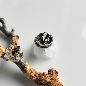 Broșă/Pin/Mărțișor floare cu Swarovski Crystal  - bijuterii - mărțișor - Artynos.ro